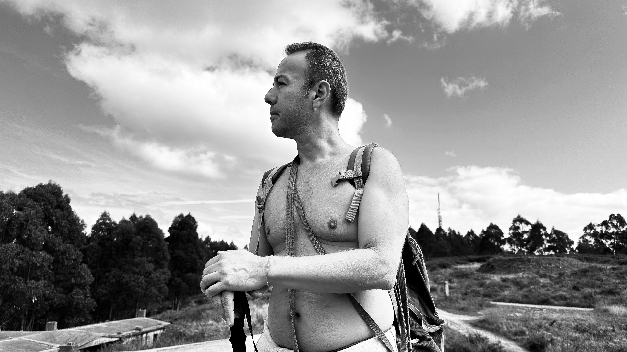 Cómo organizamos desde Naturigal rutas de senderismo nudista en Galicia: Guía práctica y legal