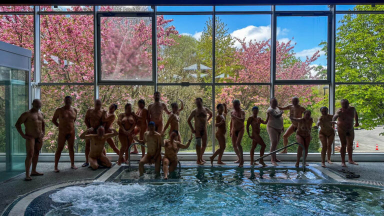 Lee más sobre el artículo Naturismo, Infancia y Vida Familiar: Guía Informativa y Enfoque Periodístico